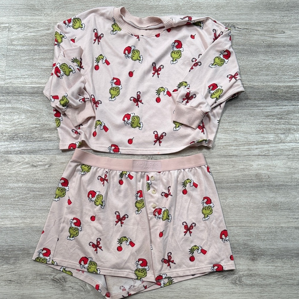 American Eagle Grinch Holiday Pajama Set